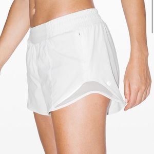 Lululemon Hotty Hot shots 4”